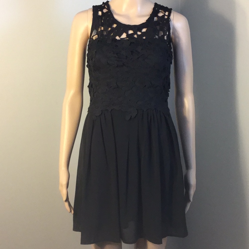 PENELOPE TREE LACY SLEEVELESS MIDI DRESS, PLUS